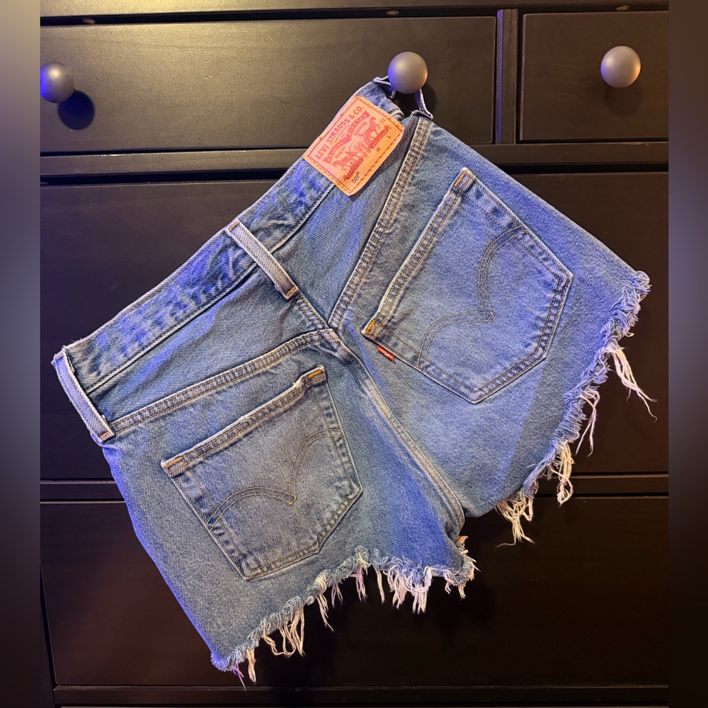 Levi's 501 High-rise Button-up Classic Blue Denim Cut-off shorts - Picture 3 of 8